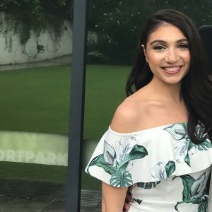 Meet your Posher, Laura